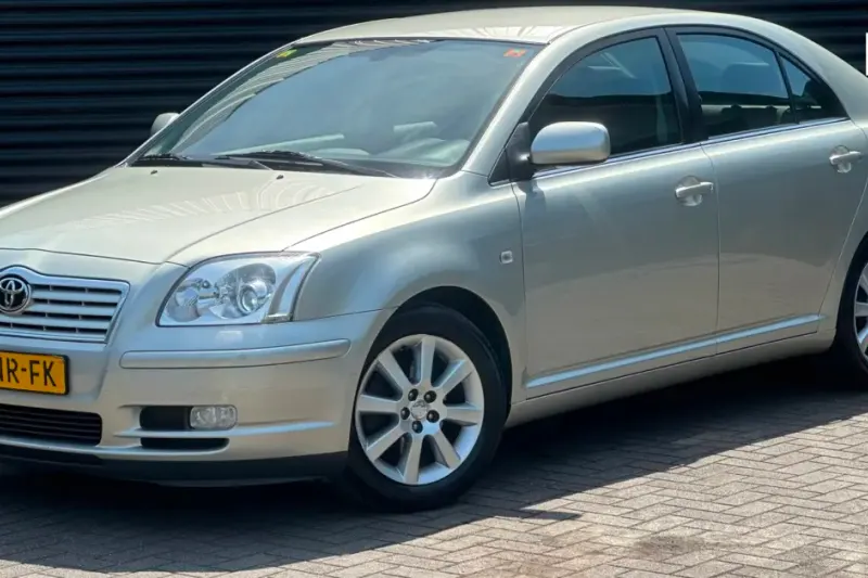 Toyota Avensis (2004)