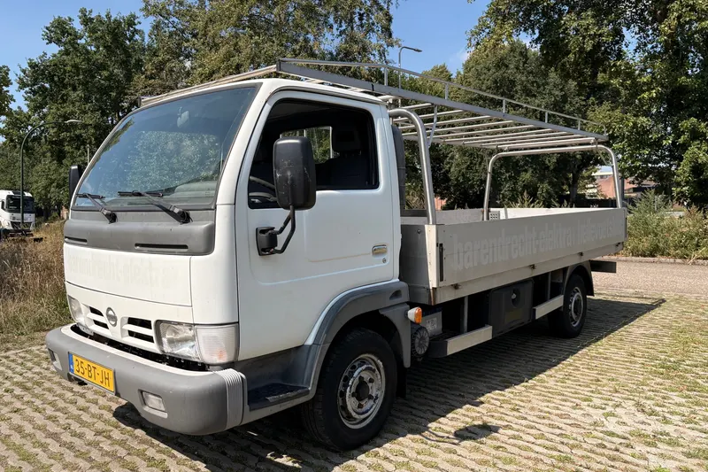 Nissan Cabstar E (2005)