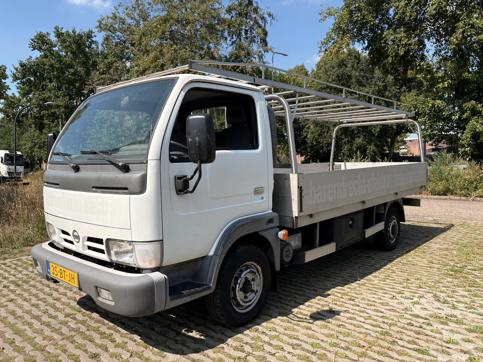 Nissan Cabstar E (2005) — foto 1