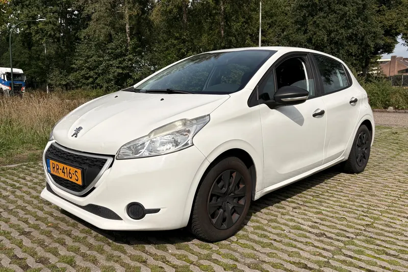 Peugeot 208 (2013)