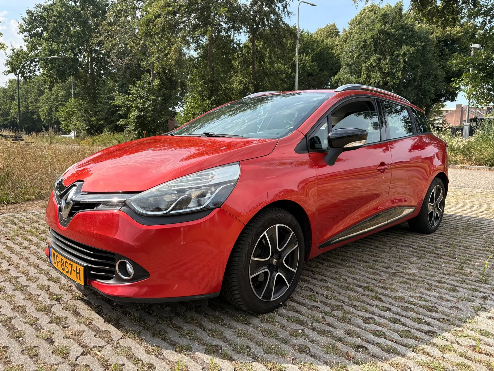 Renault Clio (2016) — foto 1