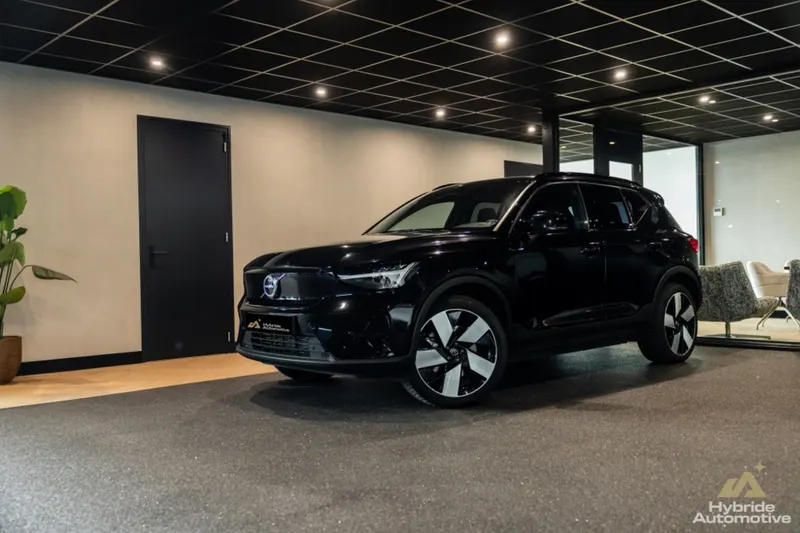 Volvo XC40 (2023)