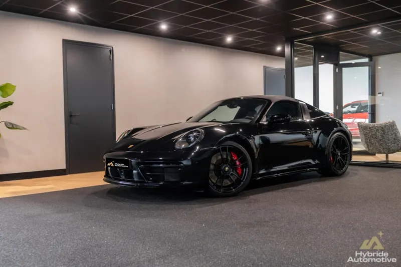 Porsche 911 (2024)