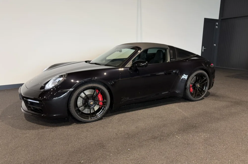 Porsche 911 (2024) — foto 1