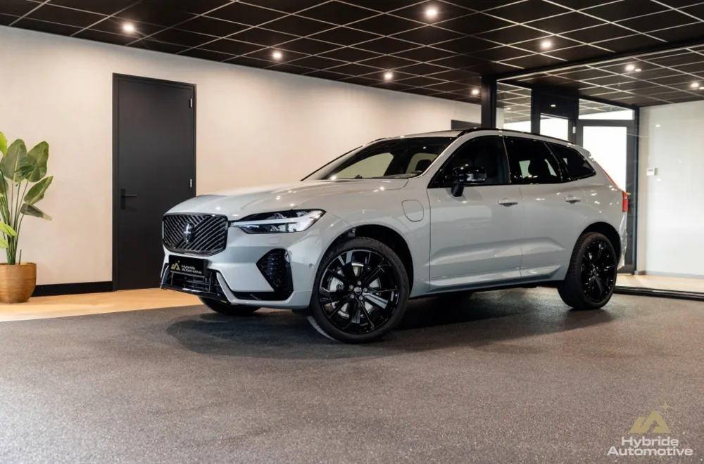 Volvo XC60 (2025) — foto 1