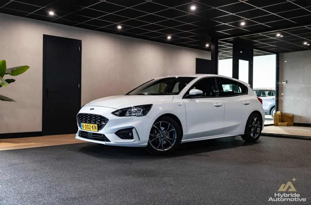 Ford Focus (2021) — foto 1