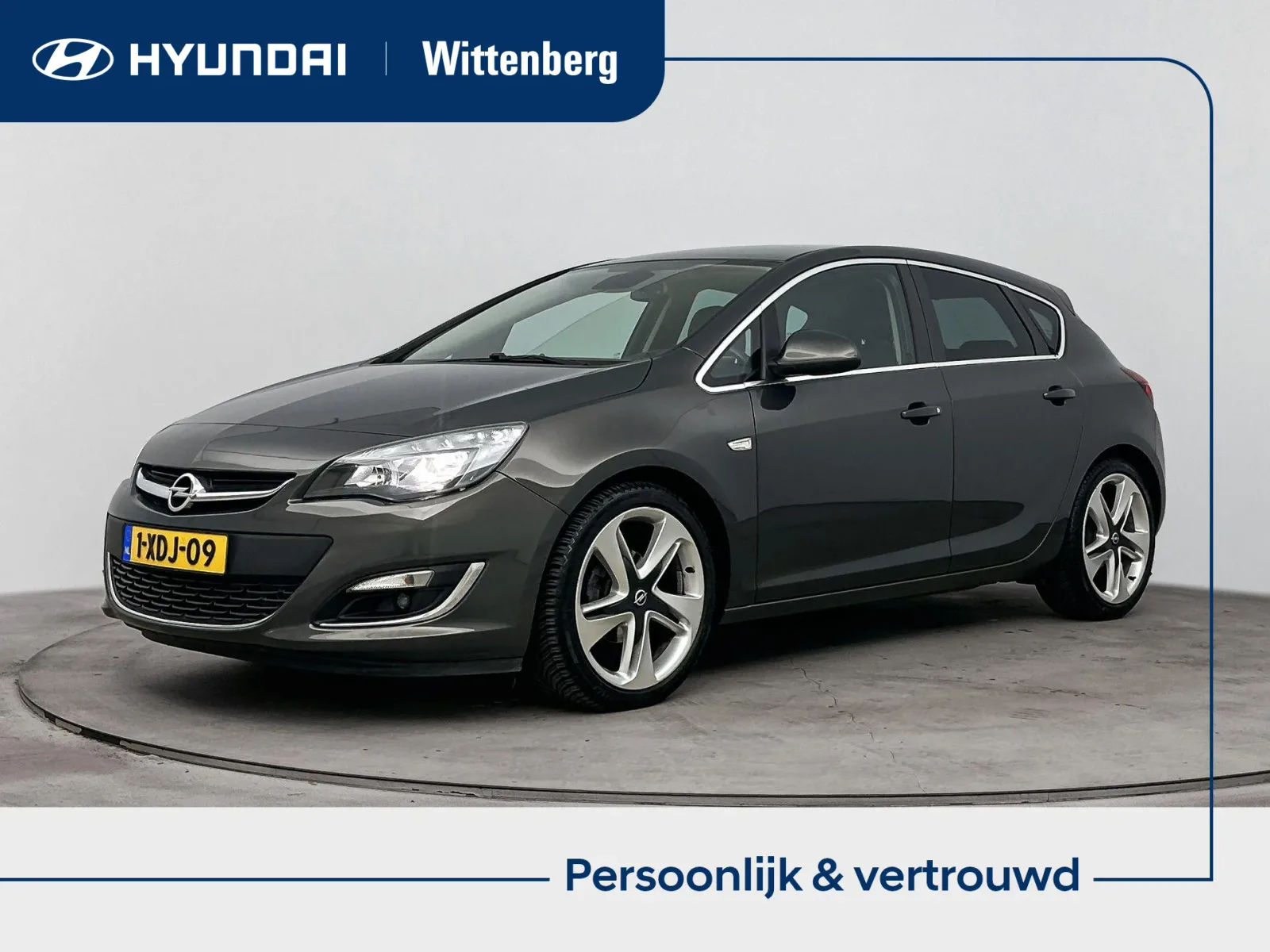 Opel Astra (2014) — foto 1