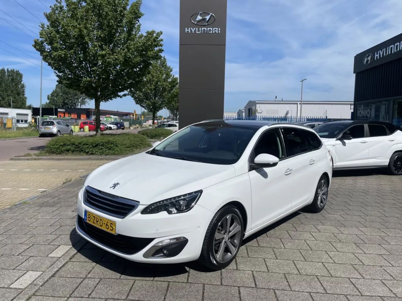 Peugeot 308 (2015) — foto 1