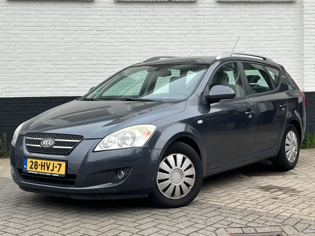 Kia Ceed (2009) — foto 1