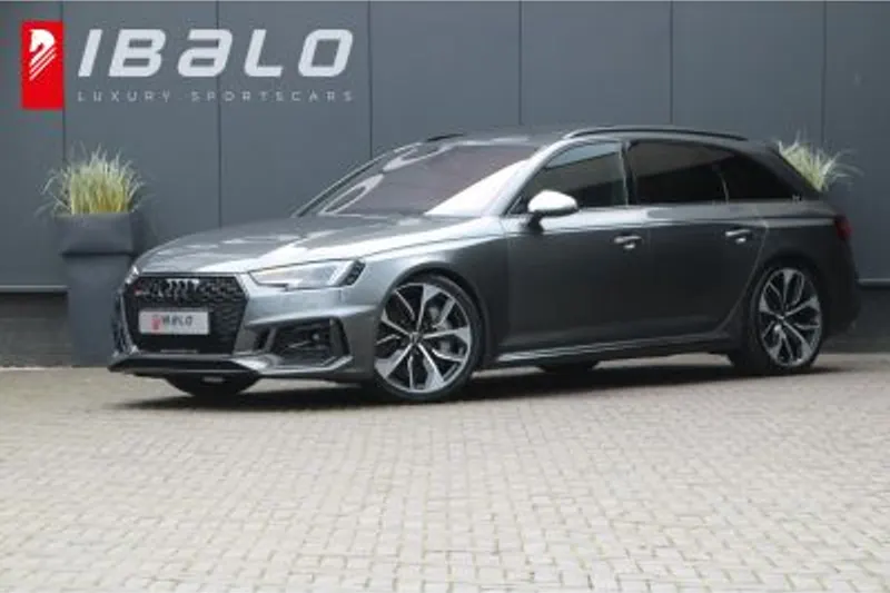 Audi RS4 (2018)