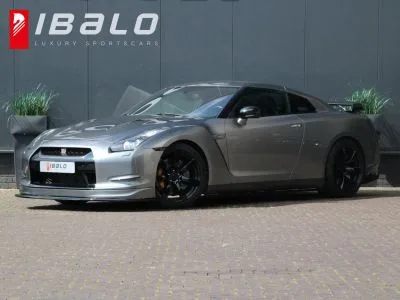 Nissan GT-R (2010) — foto 1