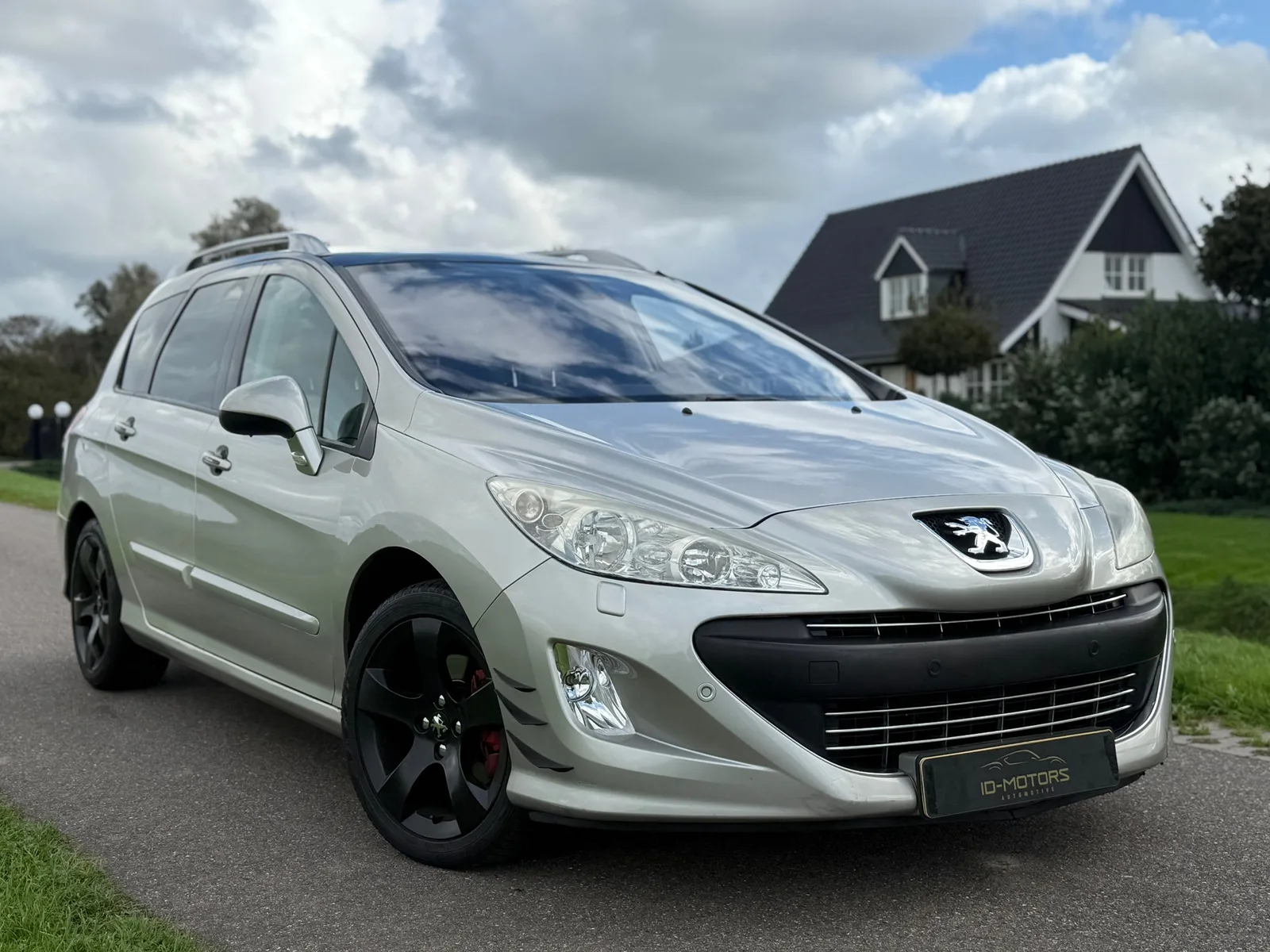 Peugeot 308 (2008) — foto 1