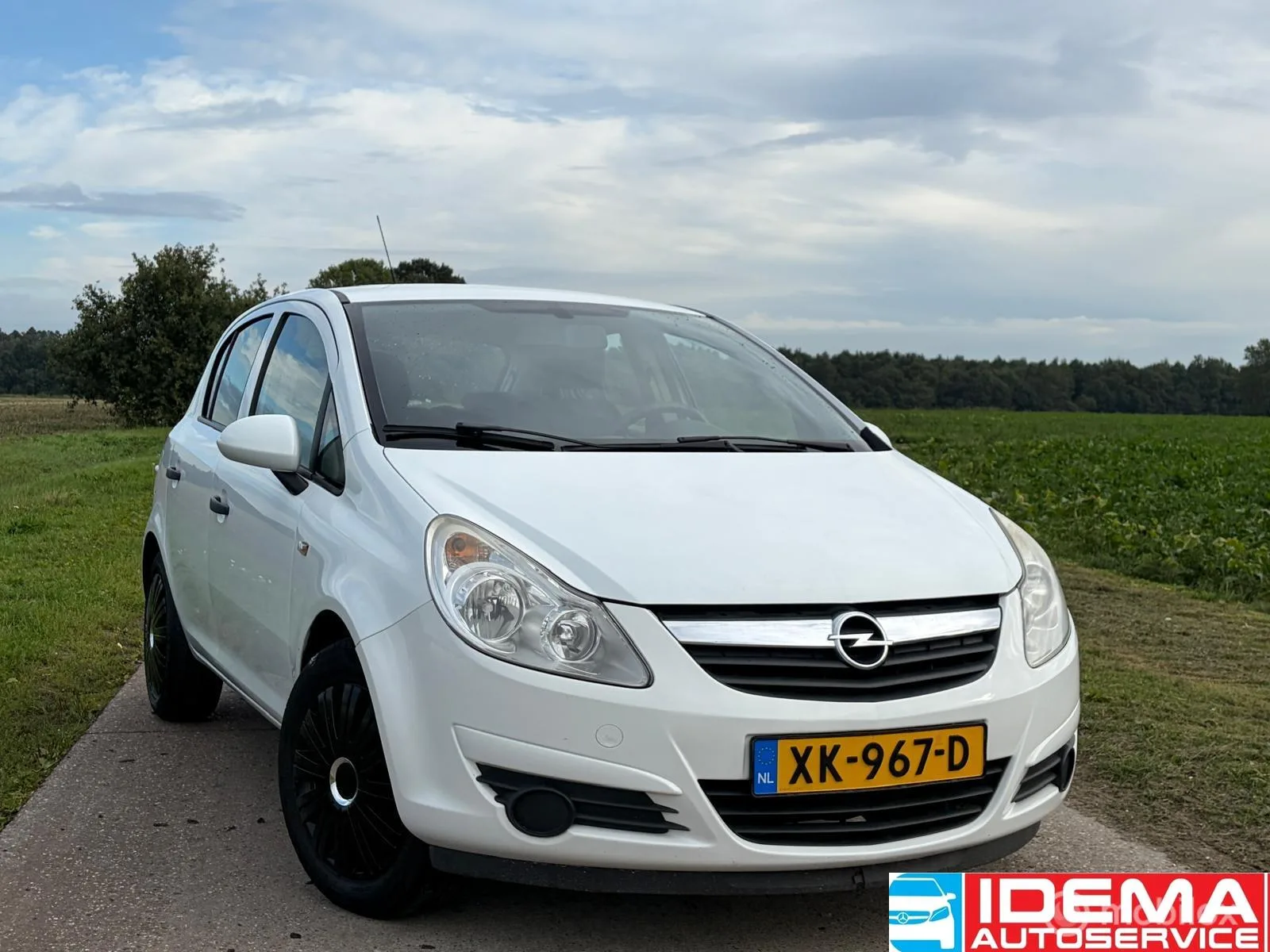 Opel Corsa (2009) — foto 1
