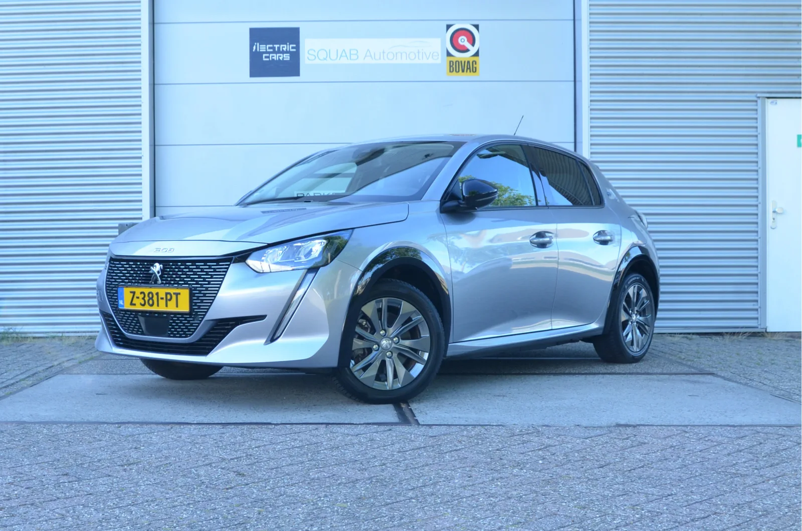 Peugeot e-208 (2023) — foto 1