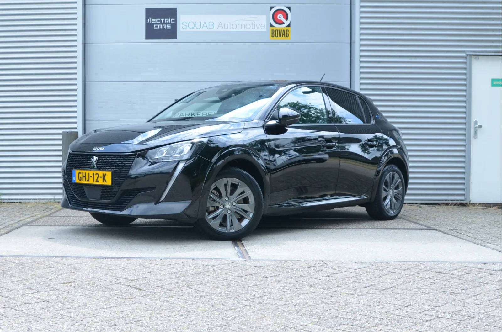 Peugeot e-208 (2023) — foto 1
