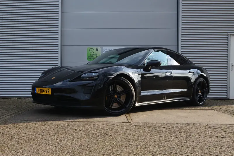 Porsche Taycan (2020)