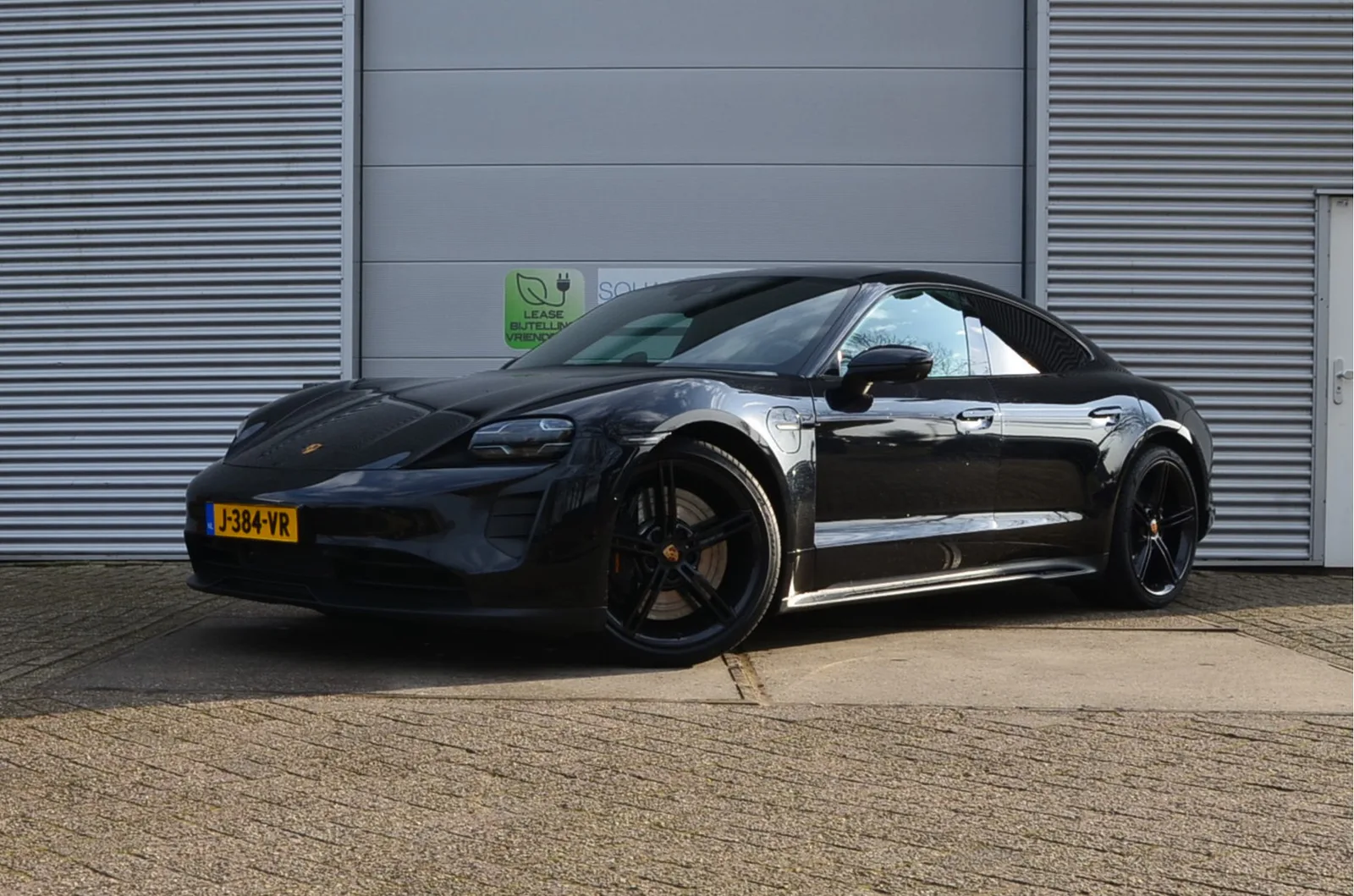 Porsche Taycan (2020) — foto 1