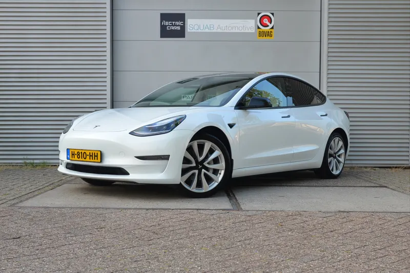 Tesla Model 3 (2019)