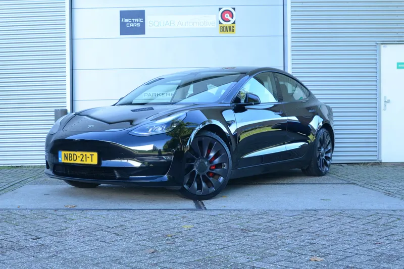 Tesla Model 3 (2022)