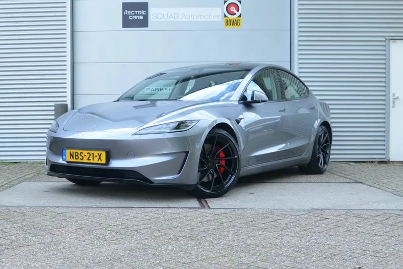 Tesla Model 3 (2024)