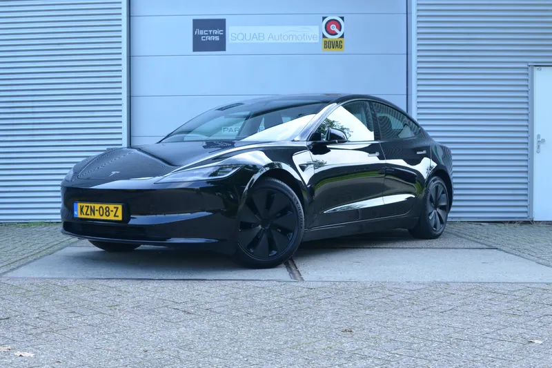 Tesla Model 3 (2024)