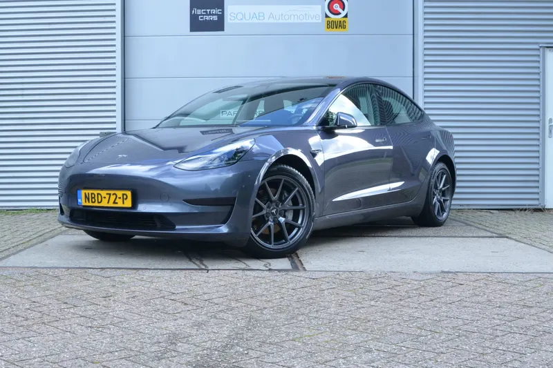 Tesla Model 3 (2021)