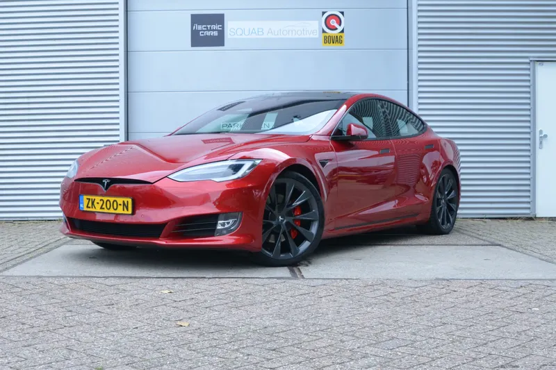 Tesla Model S (2018)