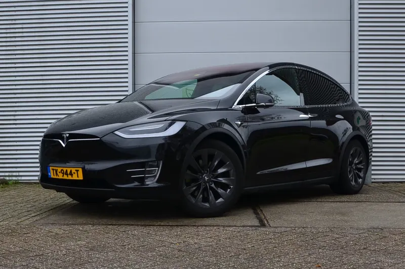 Tesla Model X (2018)