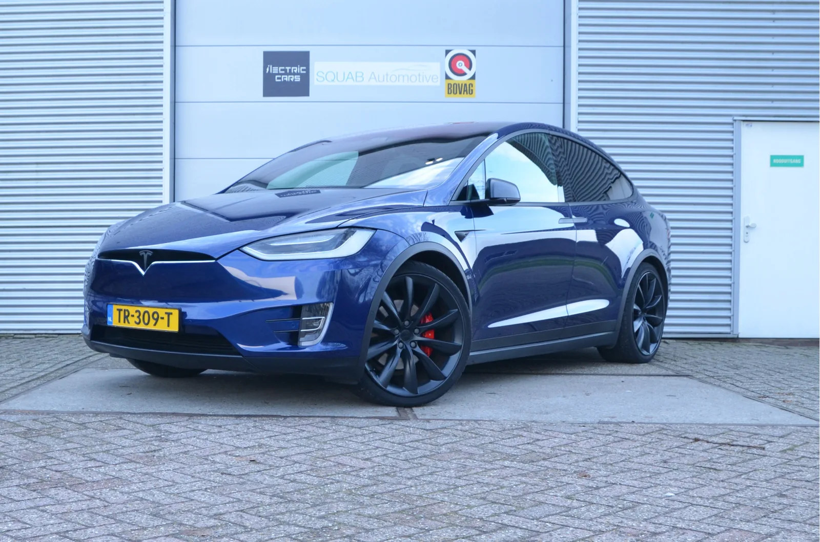Tesla Model X (2018) — foto 1