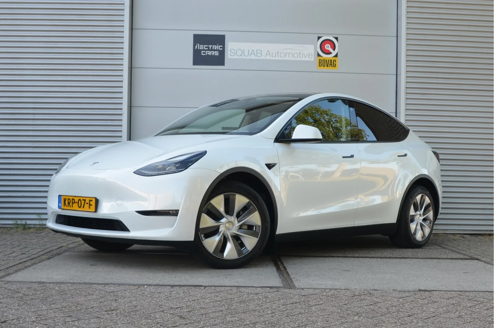 Tesla Model Y (2023) — foto 1