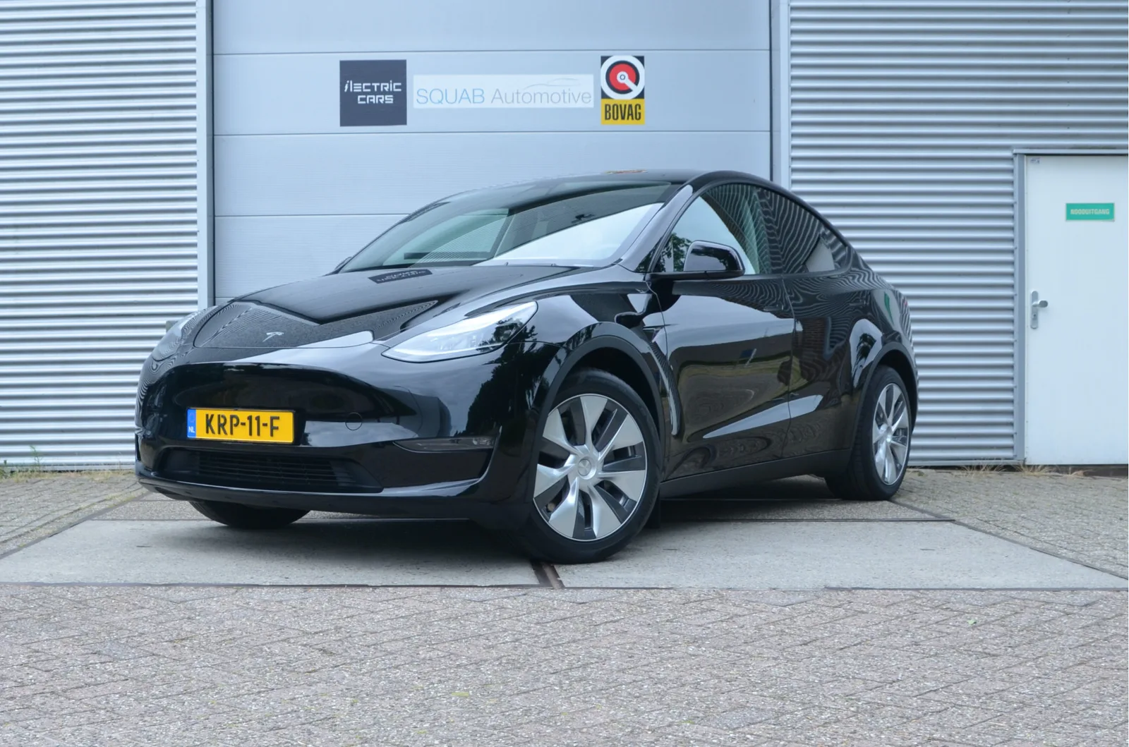 Tesla Model Y (2023) — foto 1