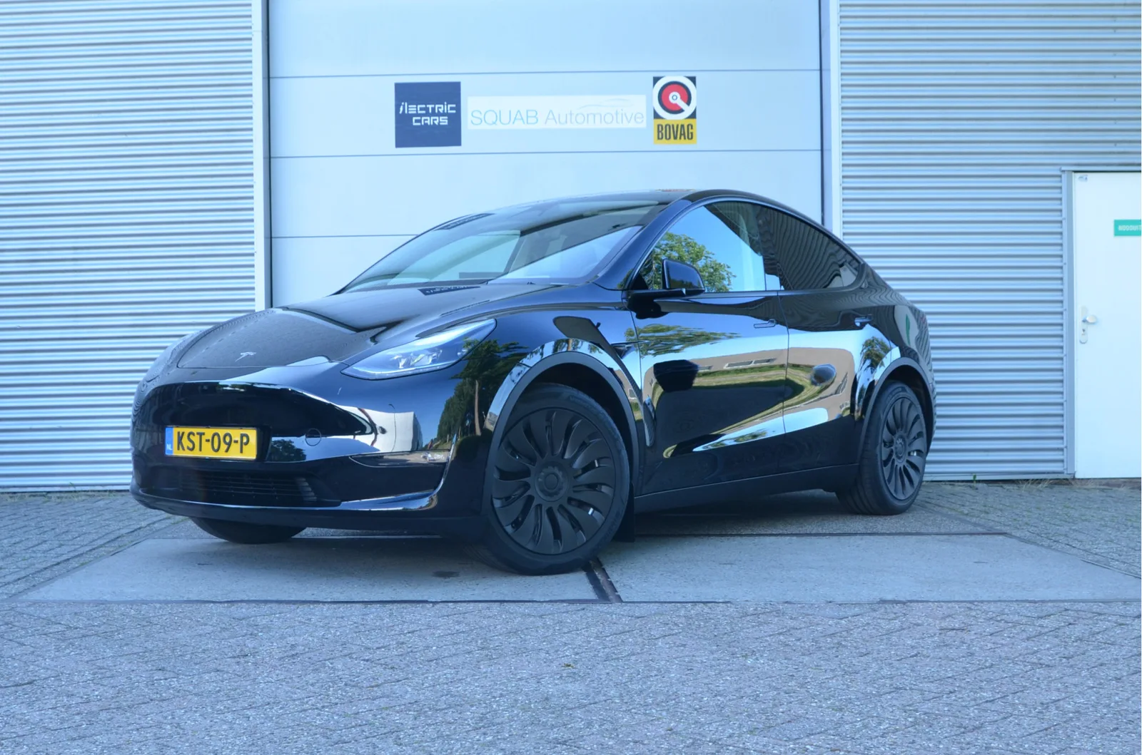 Tesla Model Y (2023) — foto 1