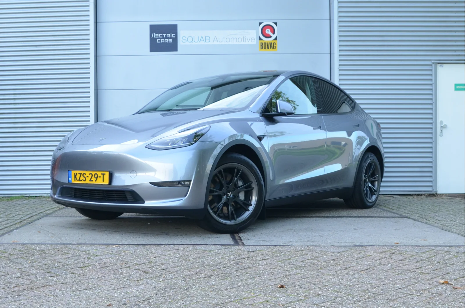 Tesla Model Y (2024) — foto 1