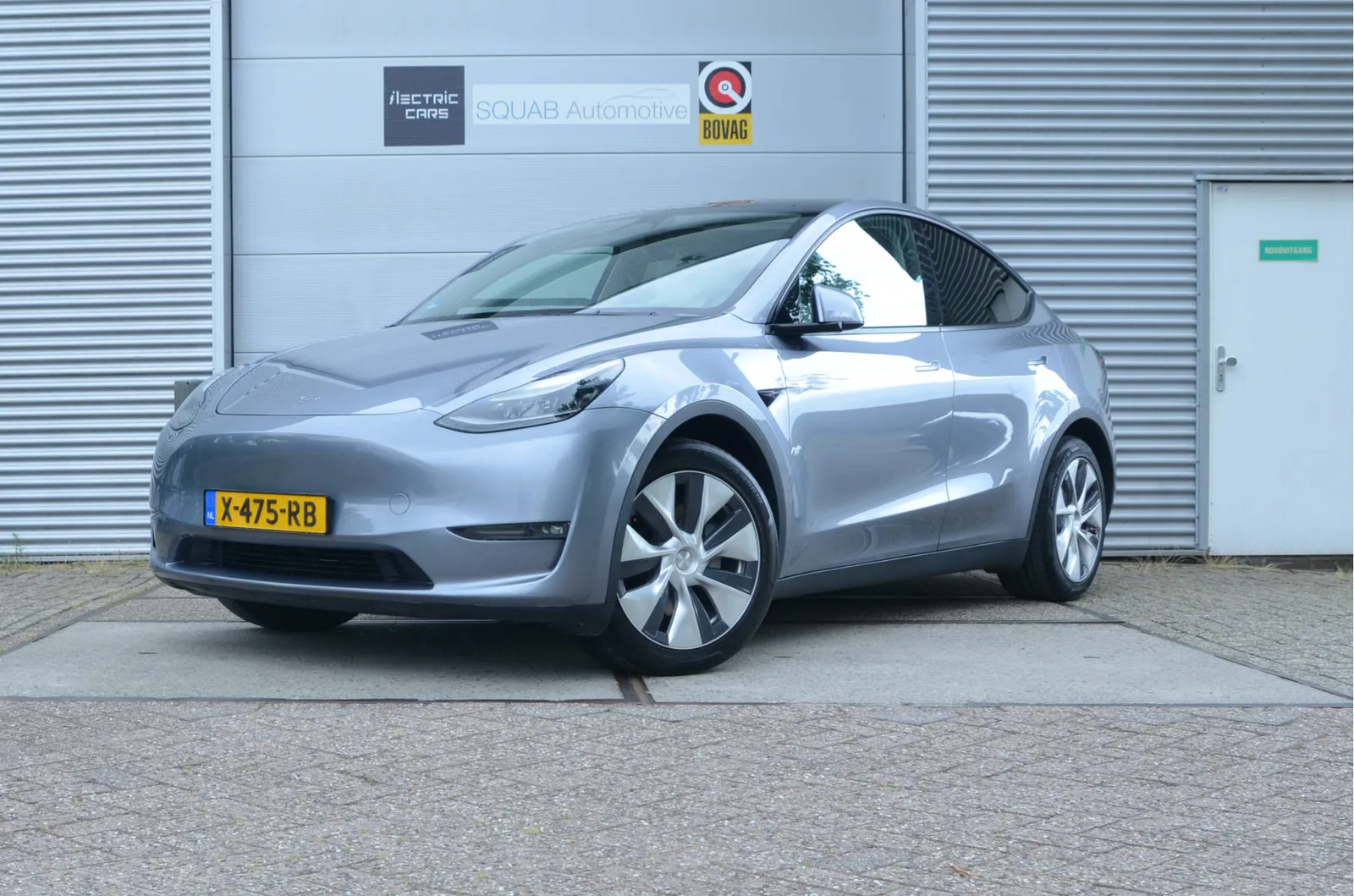 Tesla Model Y (2024) — foto 1