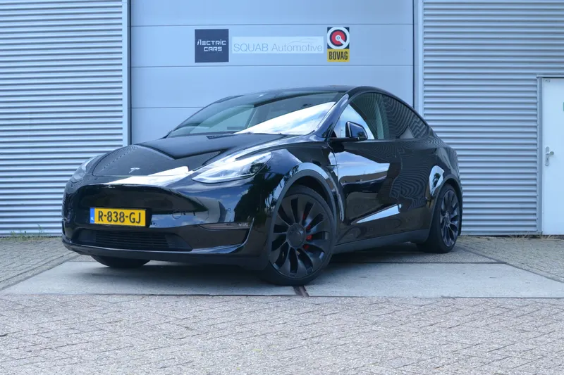 Tesla Model Y (2022)