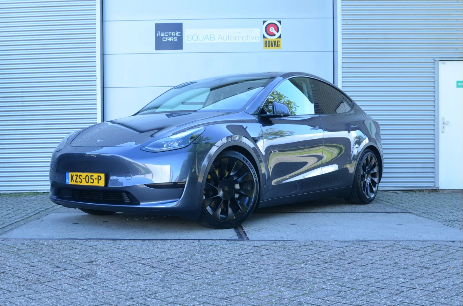 Tesla Model Y (2023) — foto 1