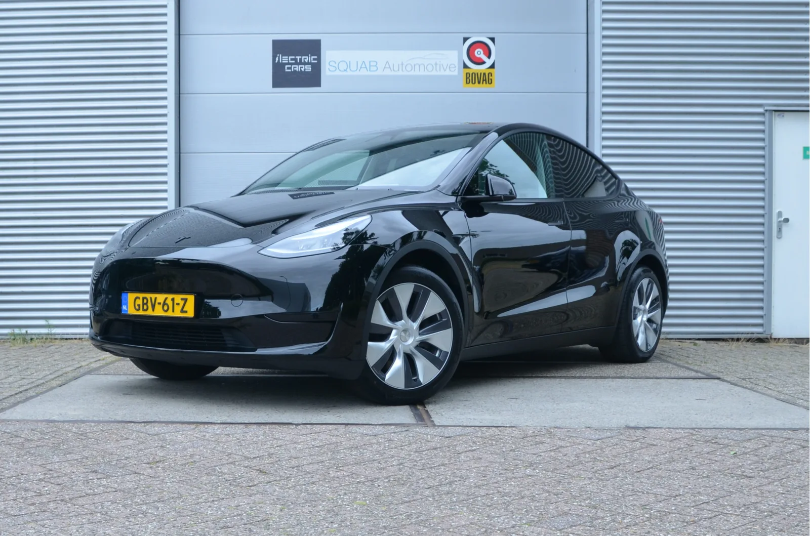 Tesla Model Y (2024) — foto 1