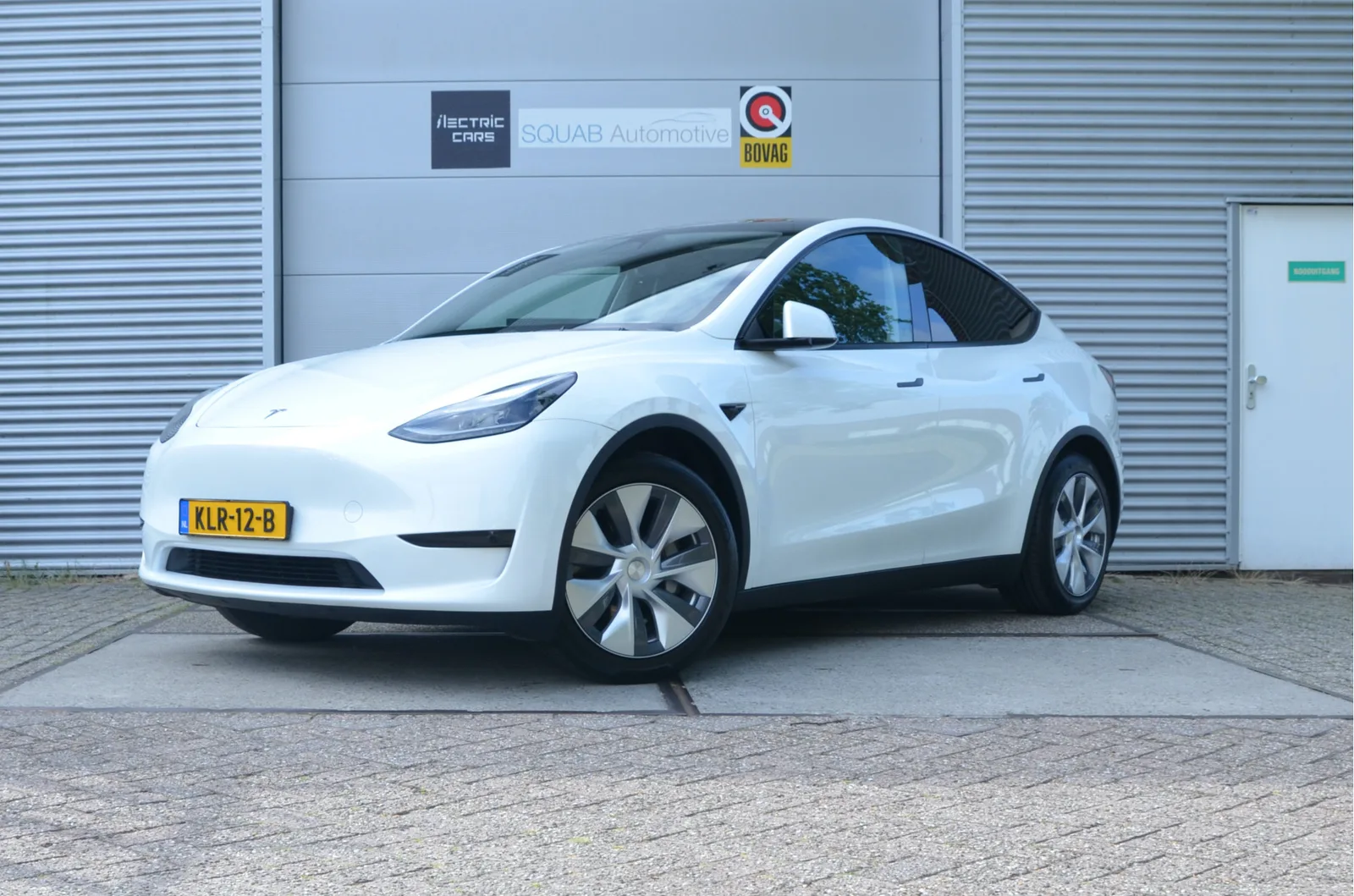 Tesla Model Y (2024) — foto 1