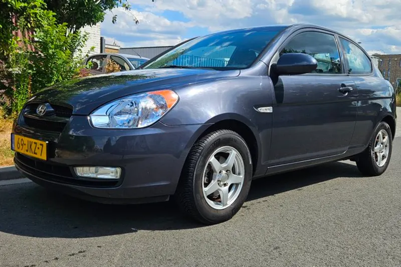 Hyundai Accent (2009)