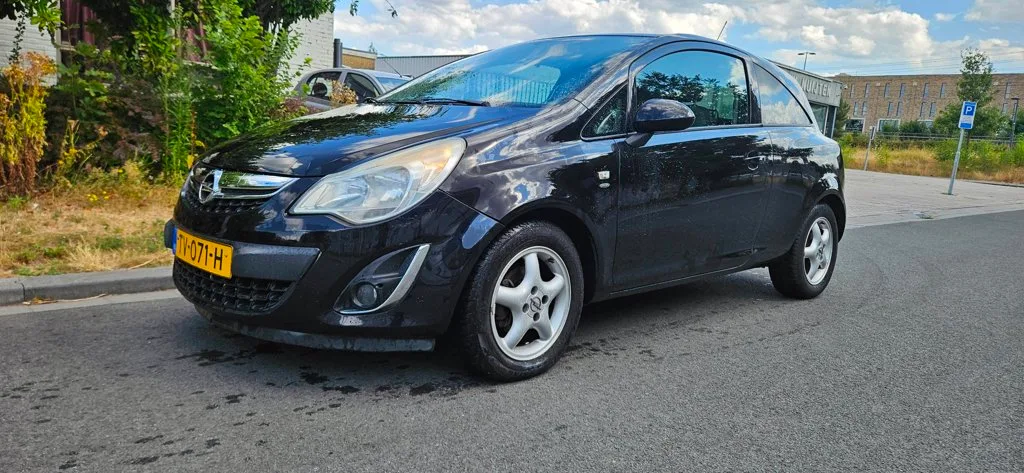 Opel Corsa (2011) — foto 1