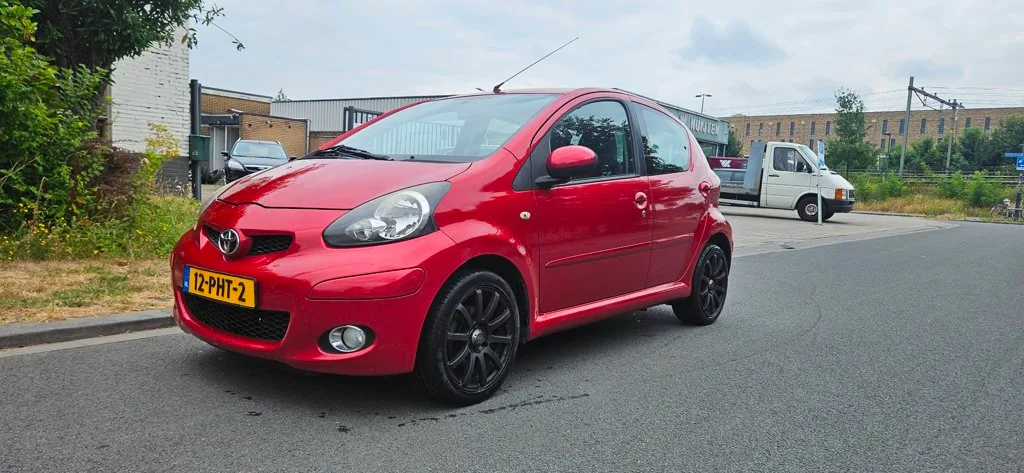 Toyota Aygo (2011) — foto 1