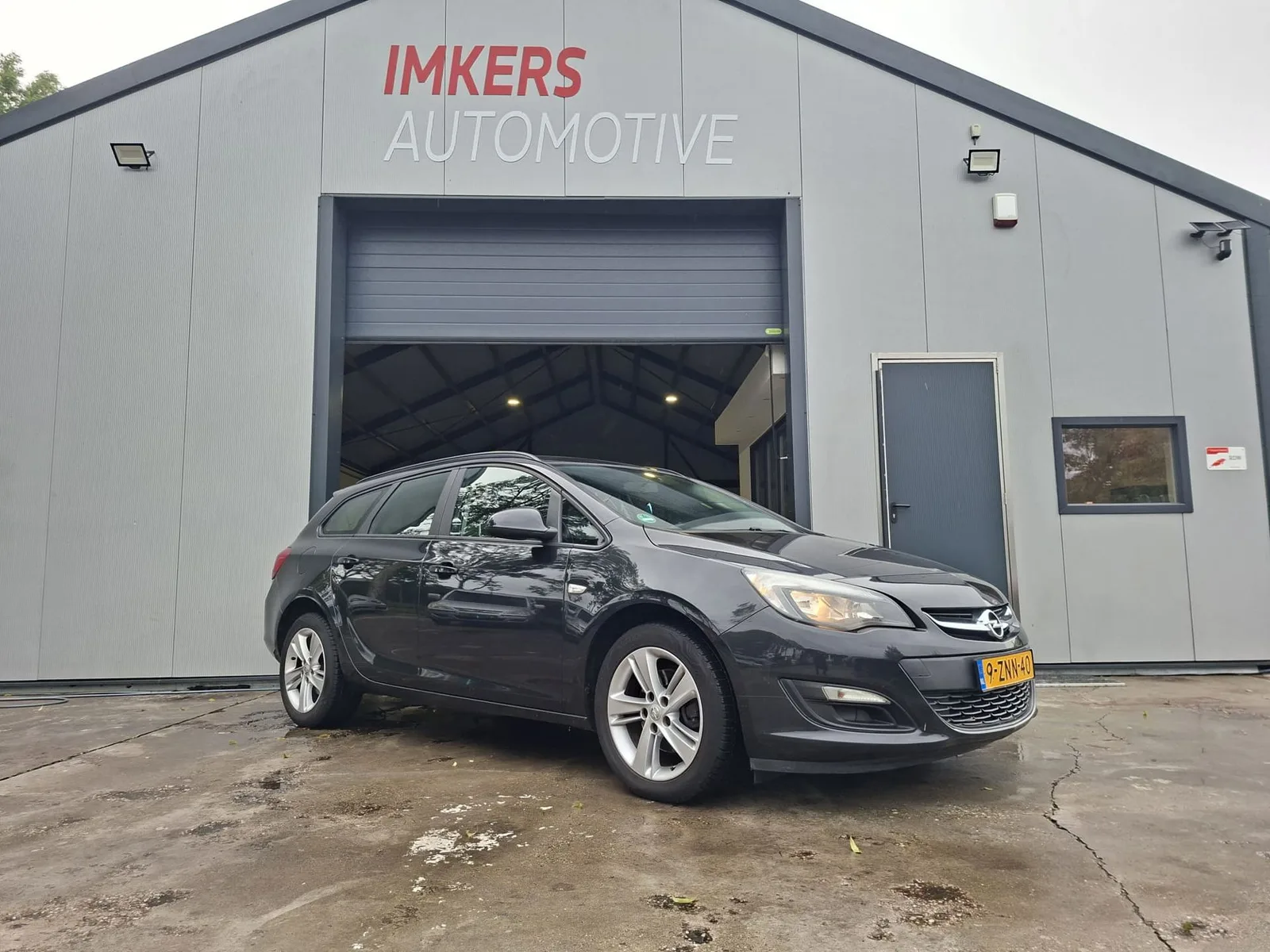 Opel Astra (2012) — foto 1