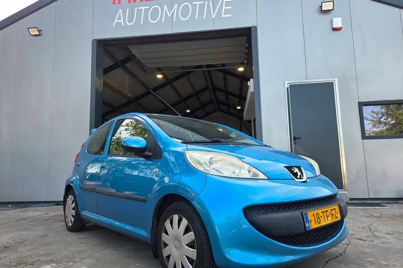 Peugeot 107 (2006)