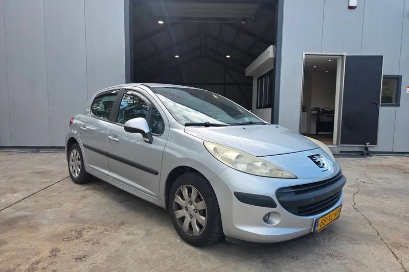 Peugeot 207 (2007)