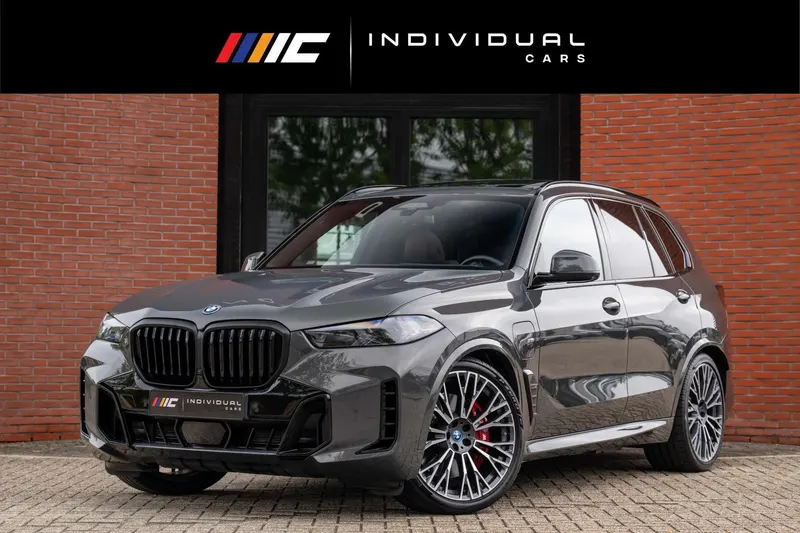 BMW X5 (2023)