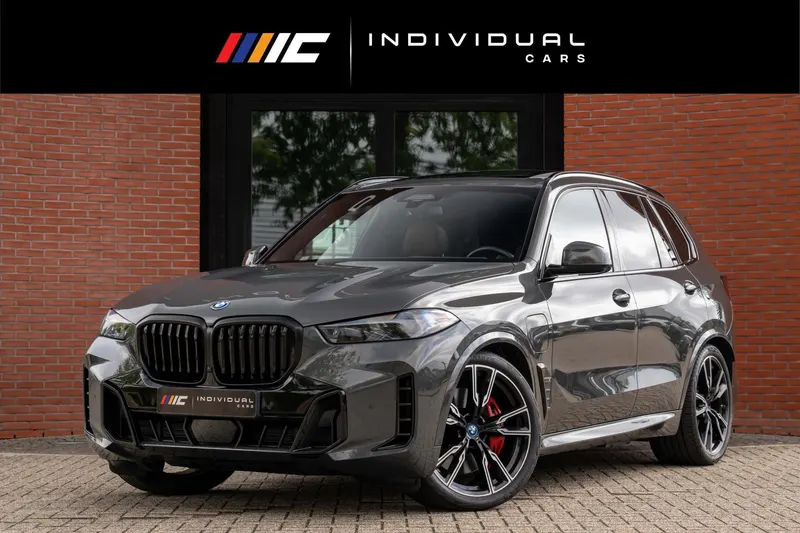 BMW X5 (2023)
