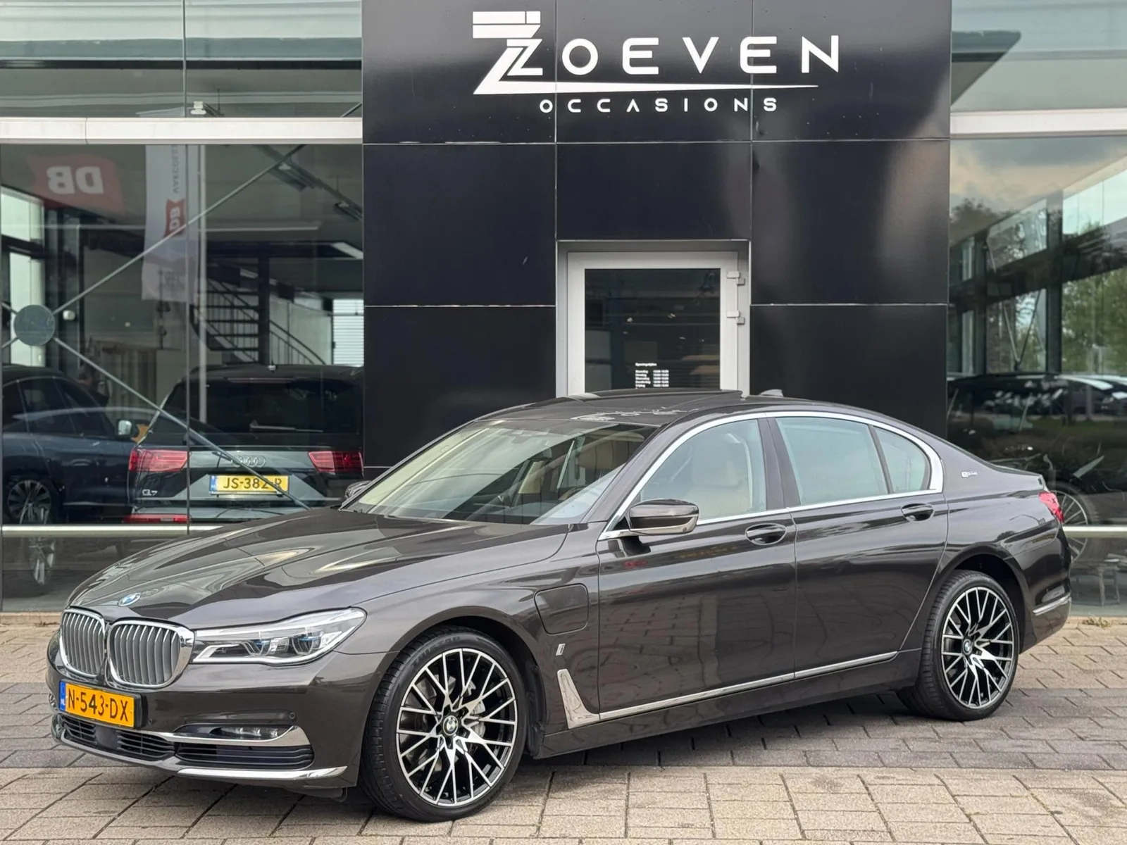 BMW 7-Serie (2017) — foto 1