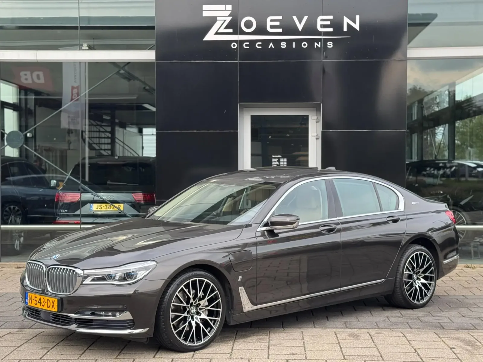 BMW 7-Serie (2017) — foto 1