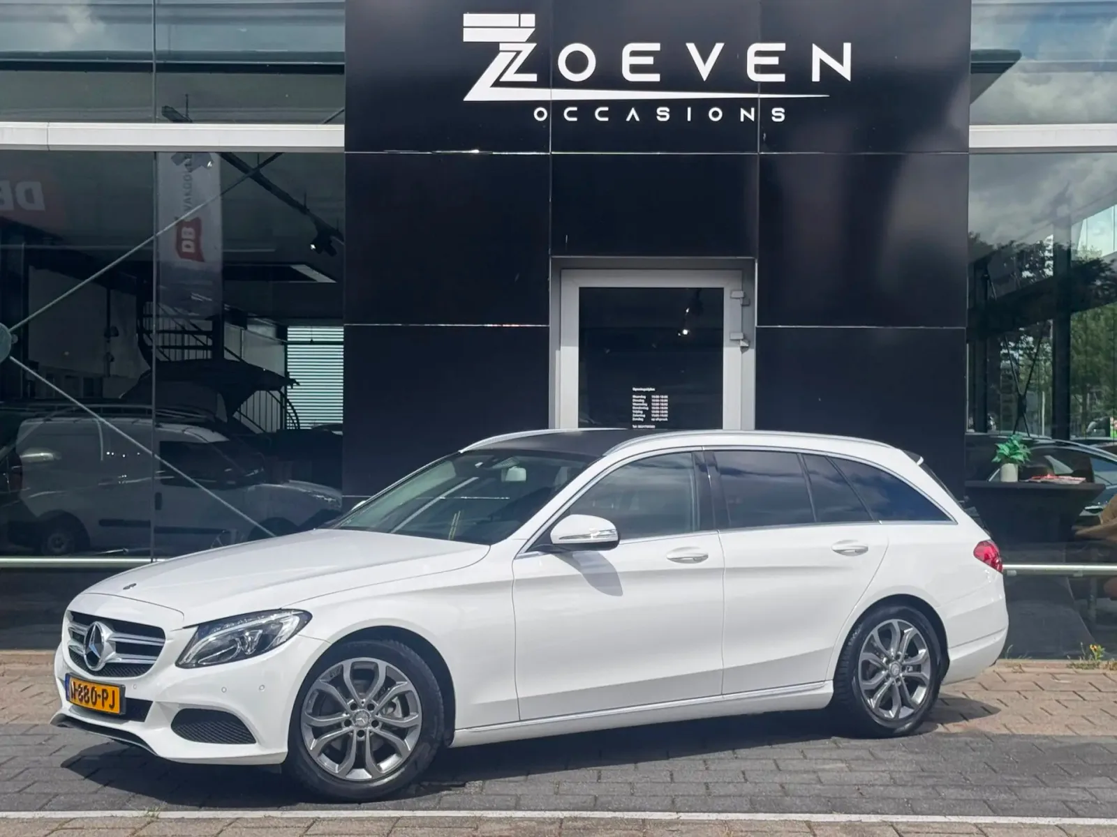 Mercedes-Benz C-Klasse (2027) — foto 1