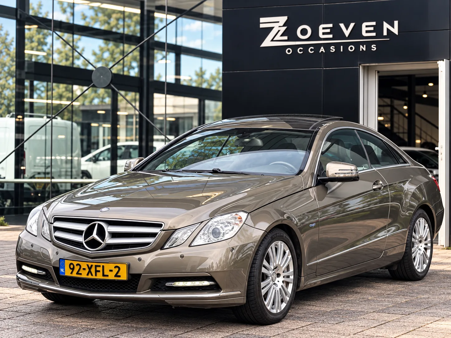 Mercedes-Benz E-Klasse (2012) — foto 1